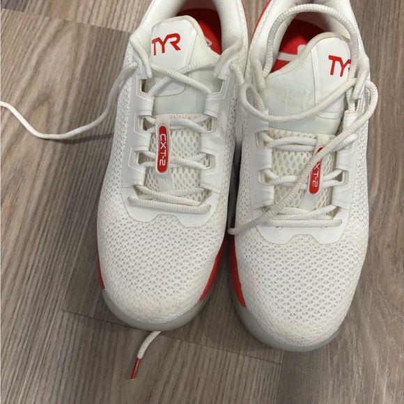 TYR Women’s White and Red Athletic Sneakers - Picture 1 of 4